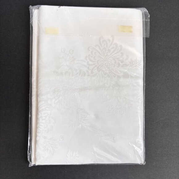 Vintage Damask Tablecloth "Mums" 60 X 84 Oval Jacquard White Japan New - Picture 4 of 4